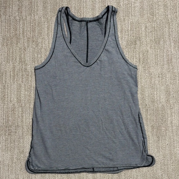 Lululemon Woman’s Size 8 Tank Top Tonka Stripe Gray/Black - Picture 1 of 13